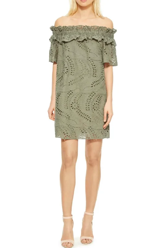 Cable Dress Chic unclassified dresses