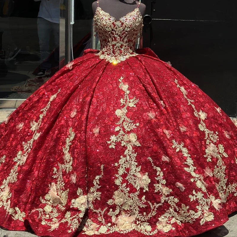 Red Shiny V-Neck Quinceanera Dresses Ball Gown Birthday Gowns Spaghetti Strap Gold Lace Appliques Corset Sweet 16 Dresses vestid Lace Dress Glam
