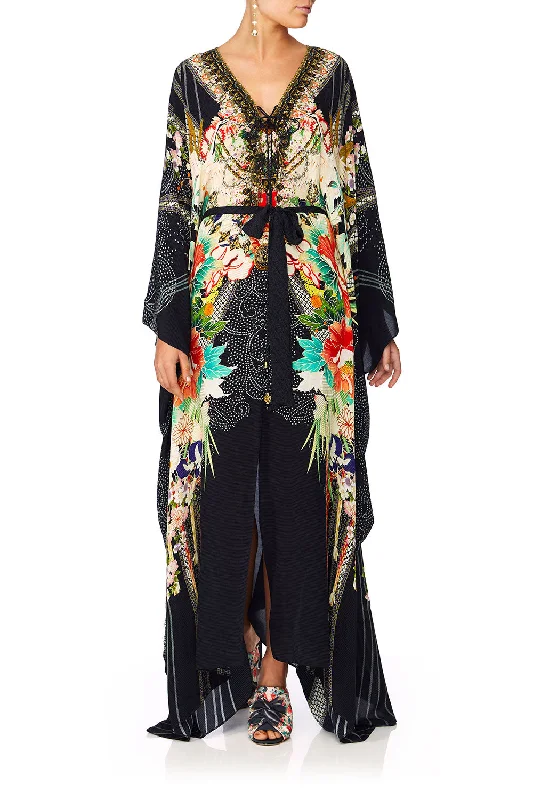 SPLIT HEM LACE UP KAFTAN QUEEN OF KINGS Lace Dress Vibe
